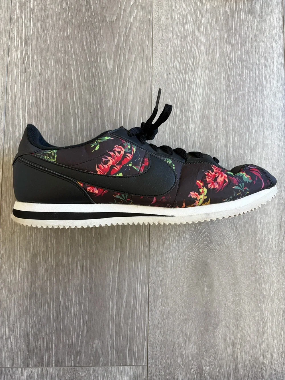 Rare Nike Cortez Basic Floral Pack Men Size 13; no orginal box